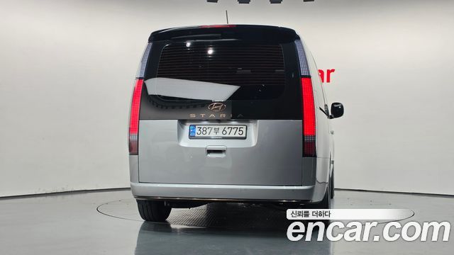 Hyundai Staria L3.5 Lounge 7-Seater Inspiration 2022 — фото 4