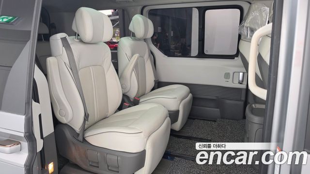 Hyundai Staria L3.5 Lounge 7-Seater Inspiration 2022 — фото 15