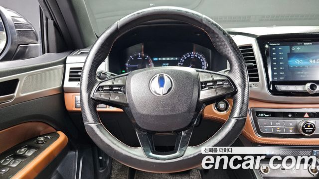 KG Mobility (SsangYong) Rexton Sports Khan Diesel 2.2 4WD Professional S (5-Link) 2019 — фото 17