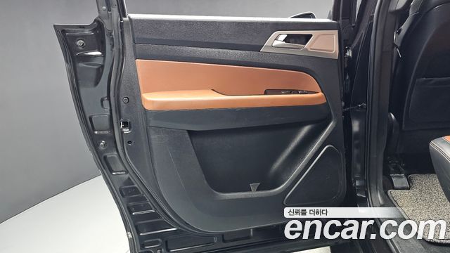 KG Mobility (SsangYong) Rexton Sports Khan Diesel 2.2 4WD Professional S (5-Link) 2019 — фото 31