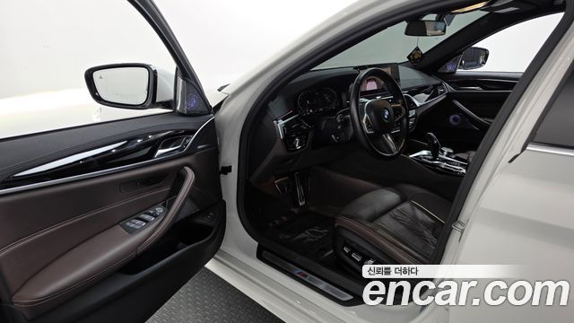 BMW 5 Series (G30) 530i xDrive M Sport Package 2023 — фото 10