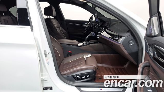 BMW 5 Series (G30) 530i xDrive M Sport Package 2023 — фото 26