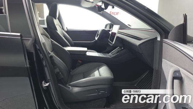 Tesla Model Y RWD 2025 — фото 15