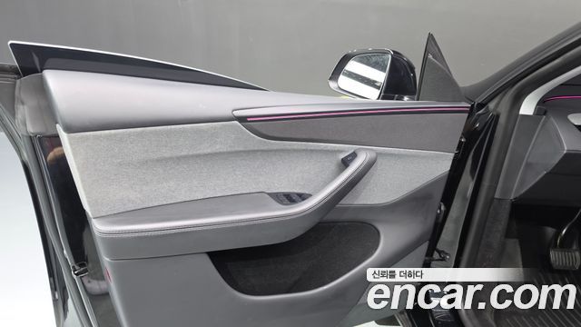 Tesla Model Y RWD 2025 — фото 30