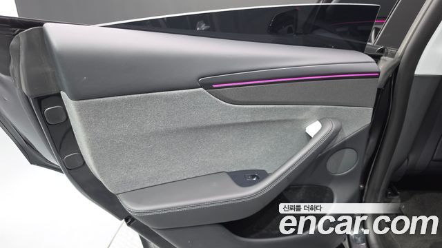 Tesla Model Y RWD 2025 — фото 31