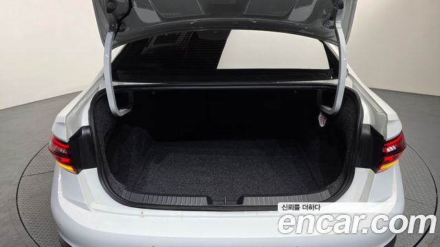 Volkswagen Jetta (VII) 1.5 TSI Prestige 2023 — фото 18