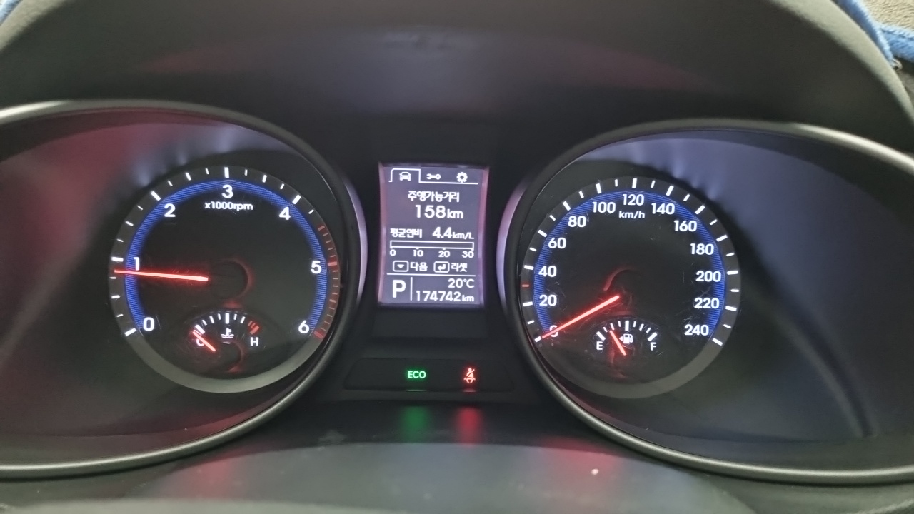 Hyundai Santa Fe (DM) Diesel(e-VGT) 2.0 2WD Premium 2013 — фото 8