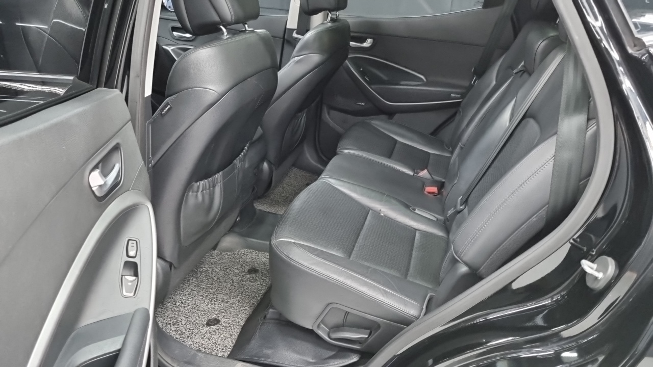 Hyundai Santa Fe (DM) Diesel(e-VGT) 2.0 2WD Premium 2013 — фото 15