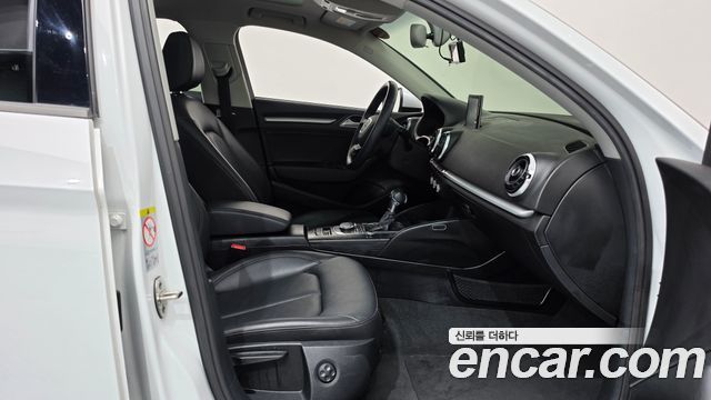 Audi A3 25 TDI Dynamic 8V 2015 — фото 11