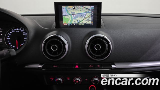Audi A3 25 TDI Dynamic 8V 2015 — фото 14