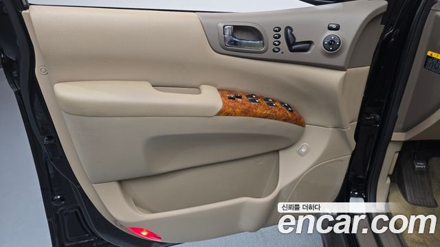 Kia Carnival R Grand Carnival HI Limousine GLX Premium 2014 — фото 24