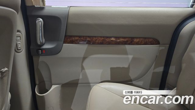 Kia Carnival R Grand Carnival HI Limousine GLX Premium 2014 — фото 25
