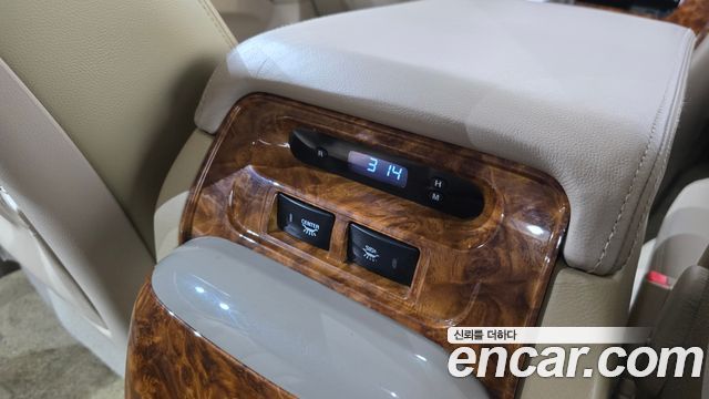Kia Carnival R Grand Carnival HI Limousine GLX Premium 2014 — фото 31