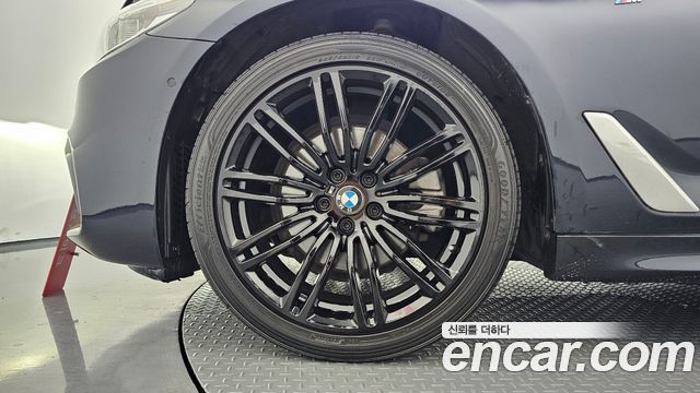 BMW 5 Series (G30) 520d xDrive M Sport Package Plus 2018 — фото 5
