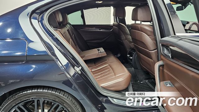 BMW 5 Series (G30) 520d xDrive M Sport Package Plus 2018 — фото 12