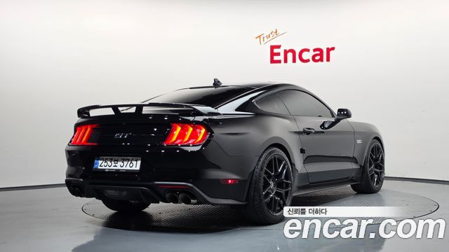 Ford Mustang GT Coupe 2022 — фото 2