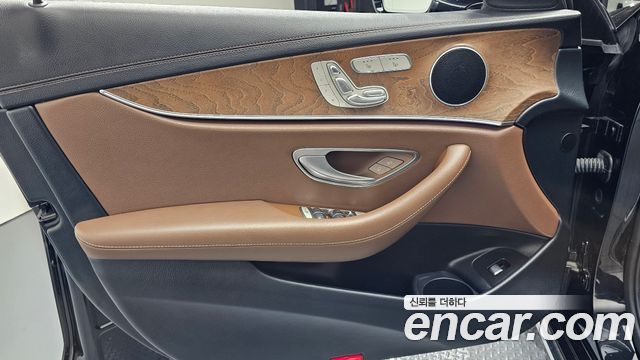 Mercedes-Benz E-Class (W213) E250 Exclusive 2021 — фото 24