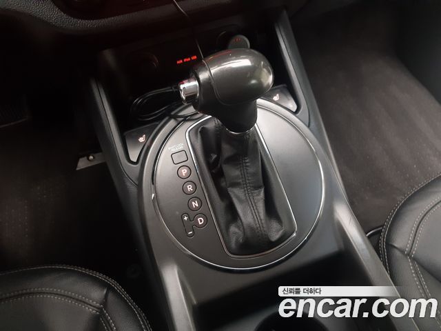 Kia Sportage R Diesel 2WD TLX High-Deluxe 2012 — фото 9