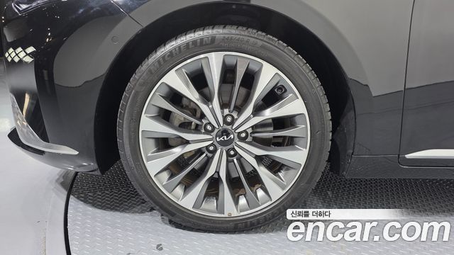 Kia K8 2.5 Gasoline 2WD Noblesse 2022 — фото 5