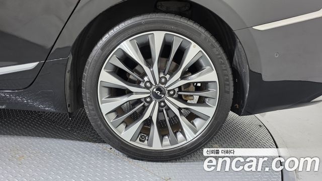Kia K8 2.5 Gasoline 2WD Noblesse 2022 — фото 21