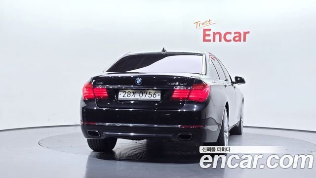BMW 7 Series (F01) 750Ld xDrive Individual 2015 — фото 4