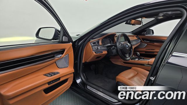 BMW 7 Series (F01) 750Ld xDrive Individual 2015 — фото 10