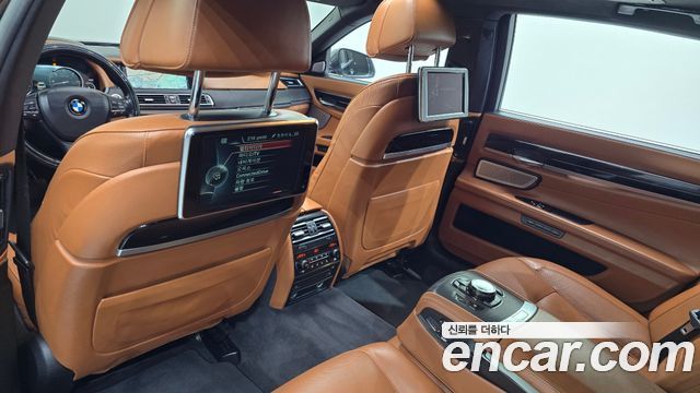 BMW 7 Series (F01) 750Ld xDrive Individual 2015 — фото 16