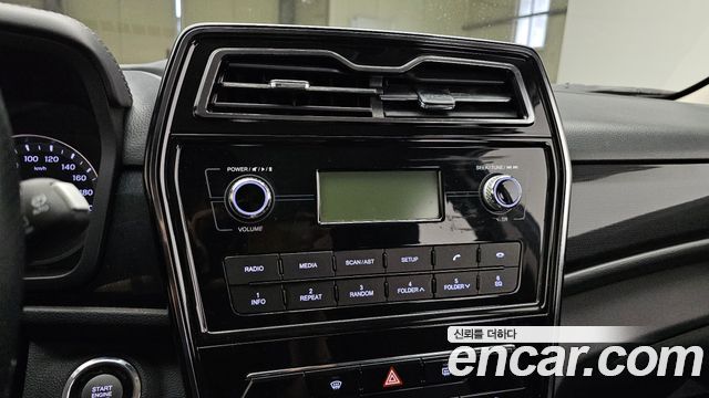 KG Mobility (SsangYong) Tivoli Air 1.5 A3 2WD 2022 — фото 16