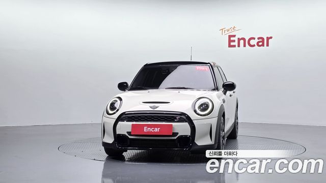 MINI Cooper S 5Door Classic Launch Pack Third Generation 2022 — фото 3