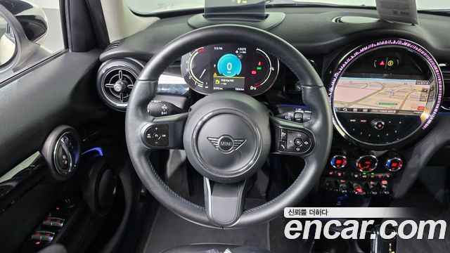 MINI Cooper S 5Door Classic Launch Pack Third Generation 2022 — фото 13