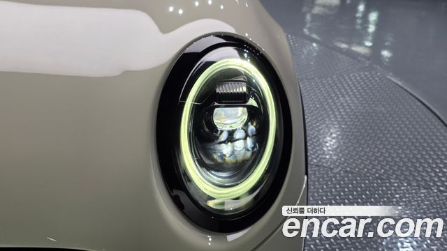 MINI Cooper S 5Door Classic Launch Pack Third Generation 2022 — фото 22