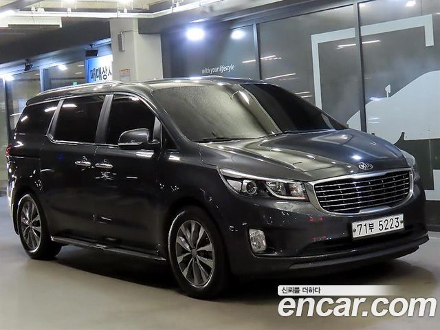 Kia Carnival 11-seater Prestige
