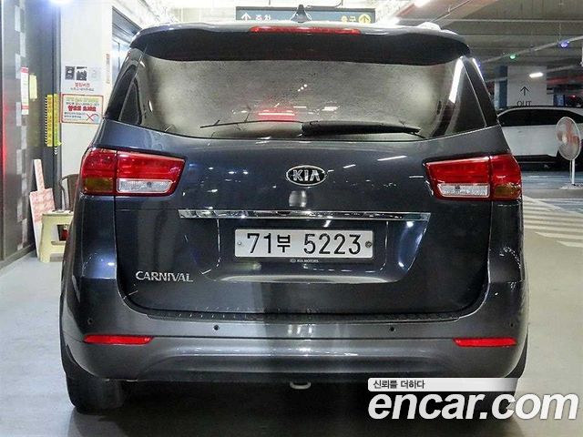 Kia Carnival 11-seater Prestige 2016 — фото 5