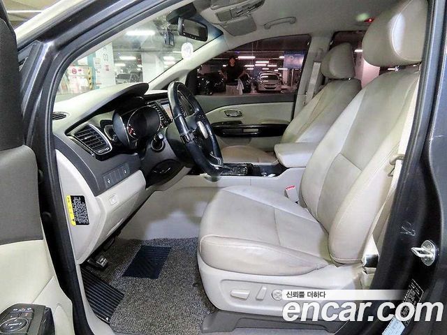 Kia Carnival 11-seater Prestige 2016 — фото 6