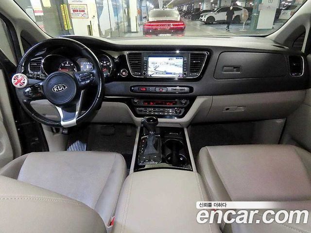 Kia Carnival 11-seater Prestige 2016 — фото 10
