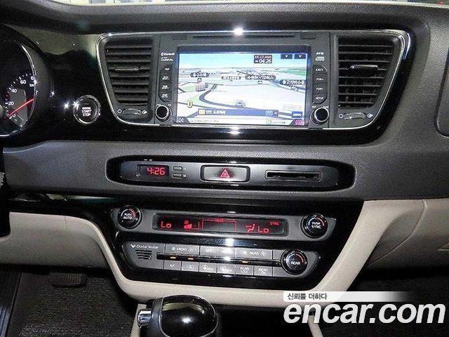 Kia Carnival 11-seater Prestige 2016 — фото 15