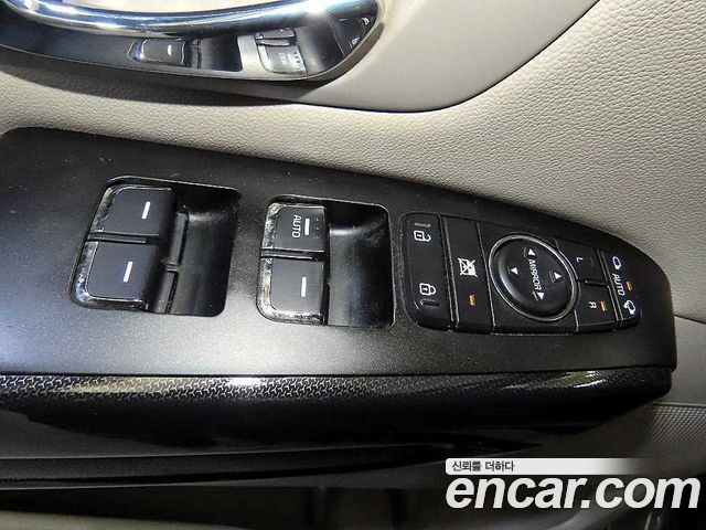 Kia Carnival 11-seater Prestige 2016 — фото 17