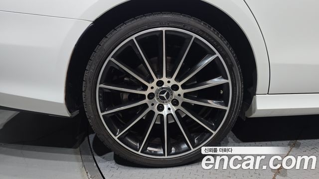 Mercedes-Benz E-Class (W213) E350 4MATIC AMG Line 2023 — фото 5
