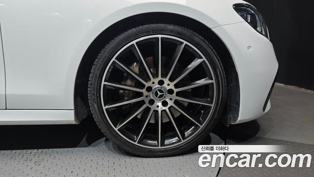 Mercedes-Benz E-Class (W213) E350 4MATIC AMG Line 2023 — фото 21
