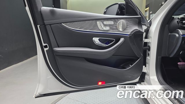Mercedes-Benz E-Class (W213) E350 4MATIC AMG Line 2023 — фото 24