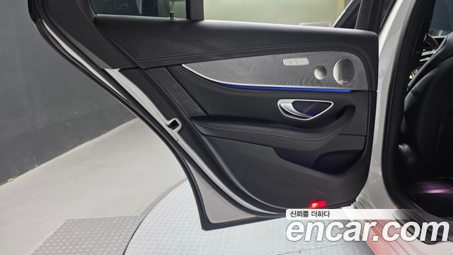 Mercedes-Benz E-Class (W213) E350 4MATIC AMG Line 2023 — фото 25