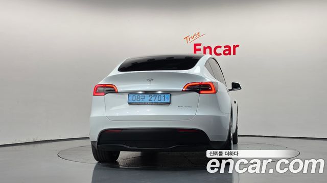 Tesla Model Y Long Range AWD 2022 — фото 4