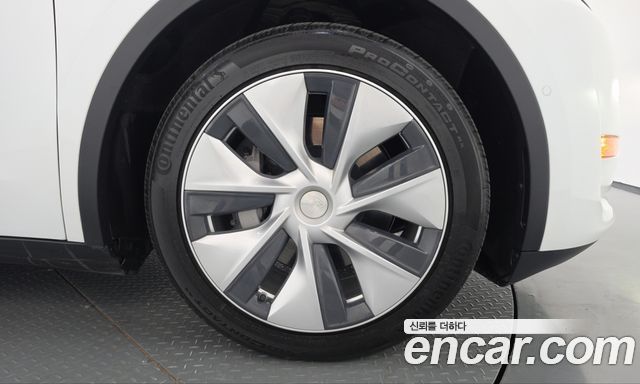 Tesla Model Y Long Range AWD 2022 — фото 27