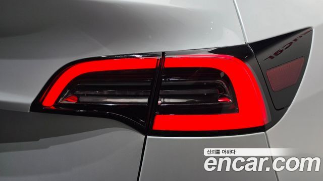Tesla Model Y Long Range AWD 2022 — фото 29