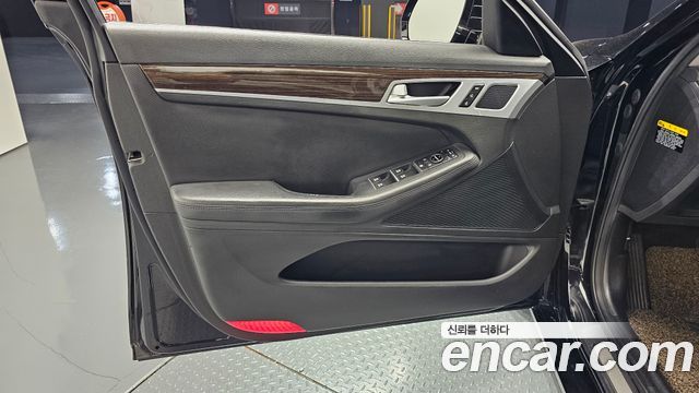 Genesis G80 3.3 GDI AWD Luxury 2017 — фото 24