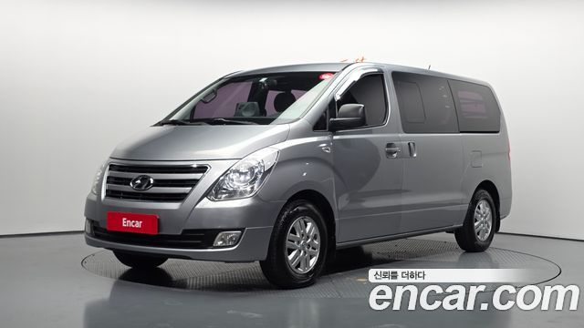 Hyundai Grand Starex 5-Seater VAN Smart