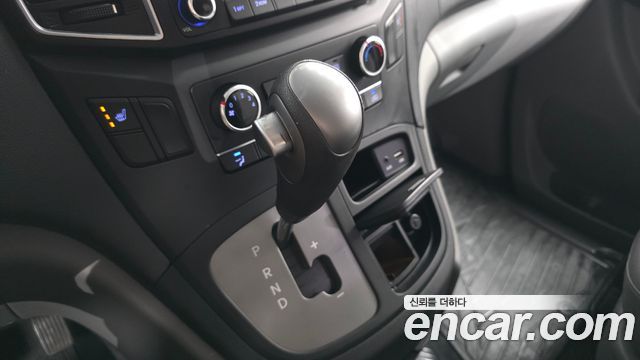 Hyundai Grand Starex 5-Seater VAN Smart 2017 — фото 9