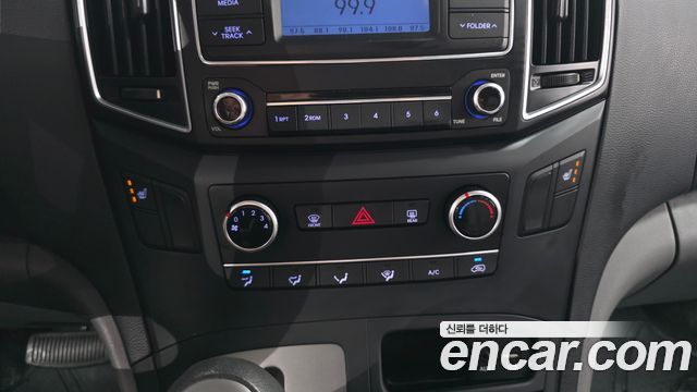 Hyundai Grand Starex 5-Seater VAN Smart 2017 — фото 17