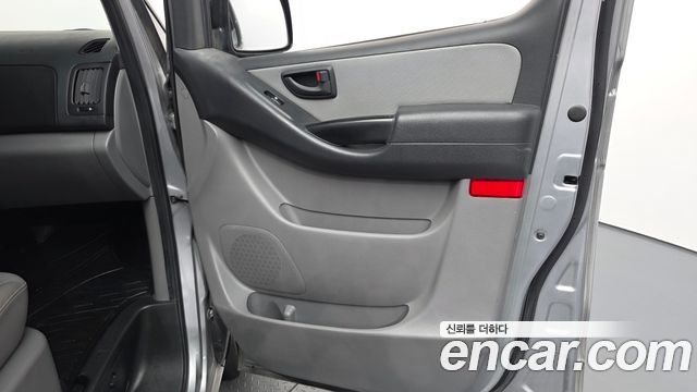 Hyundai Grand Starex 5-Seater VAN Smart 2017 — фото 25