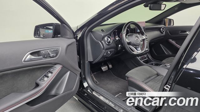 Mercedes-Benz A-Class (W176) A200 AMG Line 2018 — фото 10